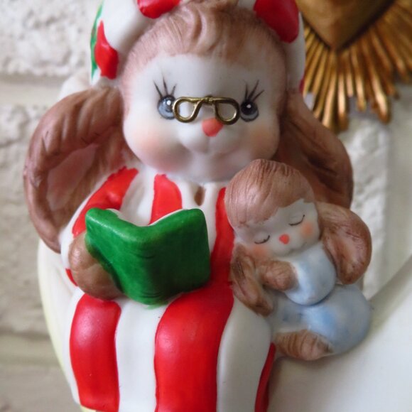 VTG Enesco Bunny and Baby Figure Christmas reading on the moon Rabbit music box - Picture 3 of 8